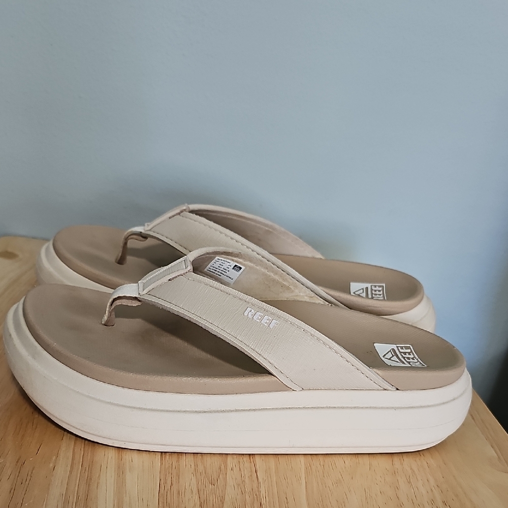 Reef Beige Platform Flip Flops - Picture 4 of 7